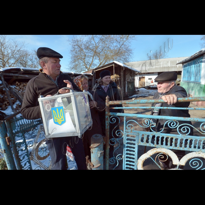 Тернопільска обл. Підгаєцкий район с.Гнильче. виборча дільниця № 610790 одномандатного виборчого округа № 165