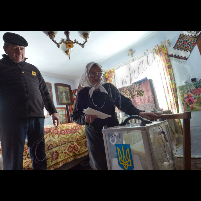 Тернопільска обл. Підгаєцкий район с.Гнильче. виборча дільниця № 610790 одномандатного виборчого округа № 165