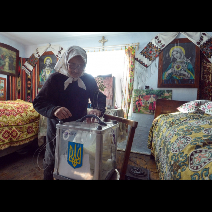 Тернопільска обл. Підгаєцкий район с.Гнильче. виборча дільниця № 610790 одномандатного виборчого округа № 165