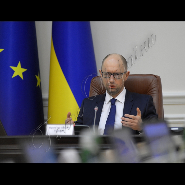 Під головуванням прем’єр-міністра України Арсенія Яценюка відбулось засідання Уряду.
Прем'єр- міністр Арсеній Яценюк