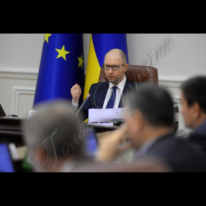 Під головуванням прем’єр-міністра України Арсенія Яценюка відбулось засідання Уряду.
Прем'єр- міністр Арсеній Яценюк