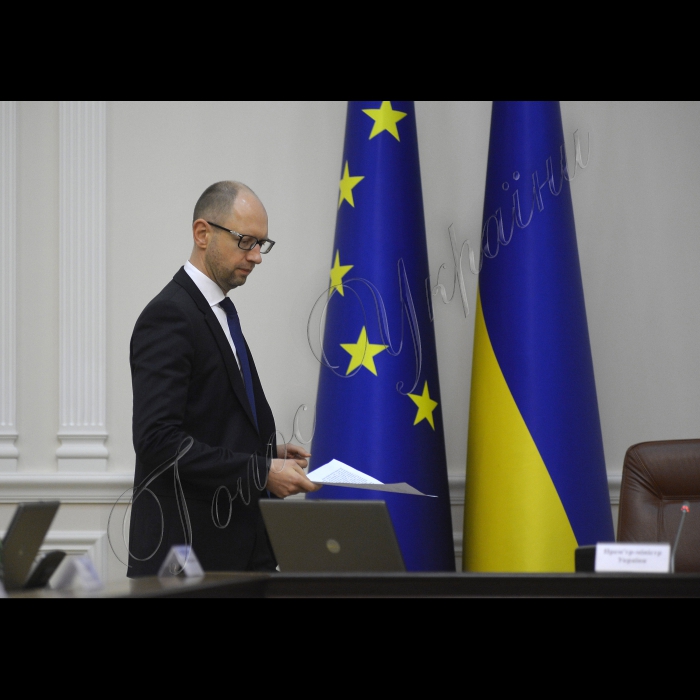 Під головуванням Прем’єр-міністра України Арсенія Яценюка відбулось засідання Уряду.
Прем'єр- міністр Арсеній Яценюк.
