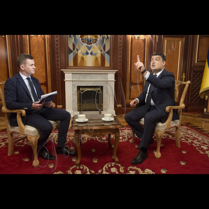 Інтерв’ю Голови ВР України Володимира Гройсмана парламентському телеканалу «Рада».
Директор каналу Володимир Лех і Голова ВР України Володимир Гройсман