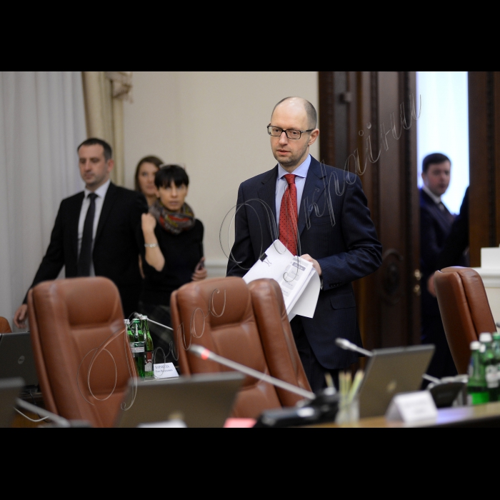 Київ. Під головуванням прем’єр-міністра України Арсенія Яценюка відбулось засідання Уряду.
Прем'єр- міністр Арсеній Яценюк