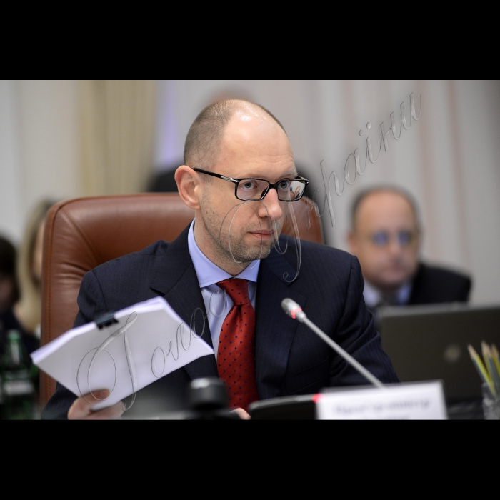 Київ. Під головуванням прем’єр-міністра України Арсенія Яценюка відбулось засідання Уряду.
Прем'єр- міністр Арсеній Яценюк