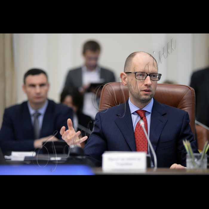 Київ. Під головуванням прем’єр-міністра України Арсенія Яценюка відбулось засідання Уряду.
Прем'єр- міністр Арсеній Яценюк