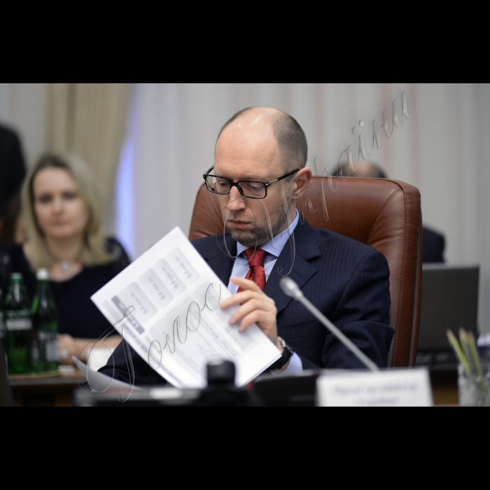 Київ. Під головуванням прем’єр-міністра України Арсенія Яценюка відбулось засідання Уряду.
Прем'єр- міністр Арсеній Яценюк