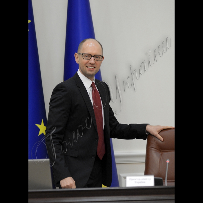 Під головуванням Прем’єр-міністра України Арсенія Яценюка відбулось засідання Уряду.
Прем'єр- міністр України Арсеній Яценюк