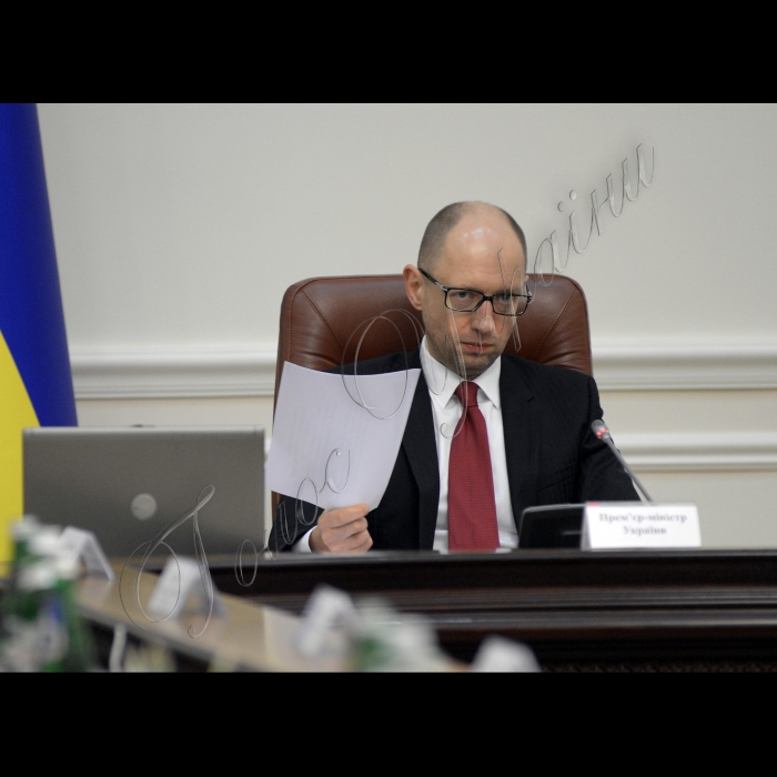Під головуванням Прем’єр-міністра України Арсенія Яценюка відбулось засідання Уряду.
Прем'єр- міністр України Арсеній Яценюк