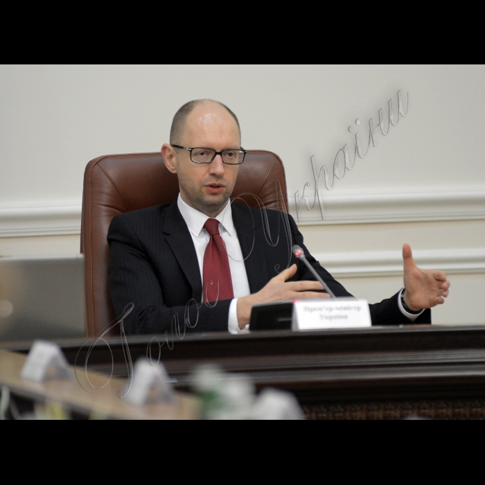 Під головуванням Прем’єр-міністра України Арсенія Яценюка відбулось засідання Уряду.
Прем'єр- міністр України Арсеній Яценюк
