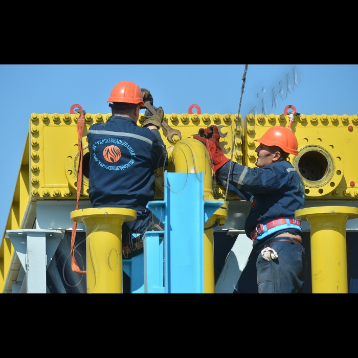ПАТ «Укргазвидобування» провів прес-тур на виробничі об’єкти Компанії: модернізовану дотискуючу компресорну станцію в с. Червоний Донець. ГПУ “Шебелинкагазвидобування»