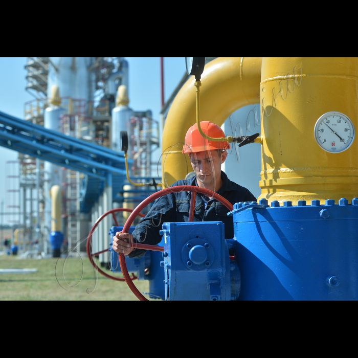 ПАТ «Укргазвидобування» провів прес-тур на виробничі об’єкти Компанії: модернізовану дотискуючу компресорну станцію в с. Червоний Донець. ГПУ “Шебелинкагазвидобування»