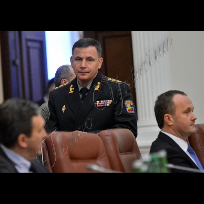 Київ.Під головуванням в.о. прем’єр-міністра України Володимира Гройсмана відбулось засідання Уряду.
В.о. міністра оборони України Валерий Гелетей