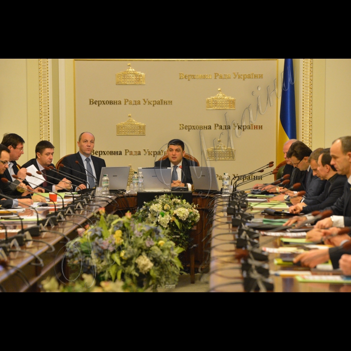 Погоджувальна рада ВР України.
Голова ВР Володимир Гройсман