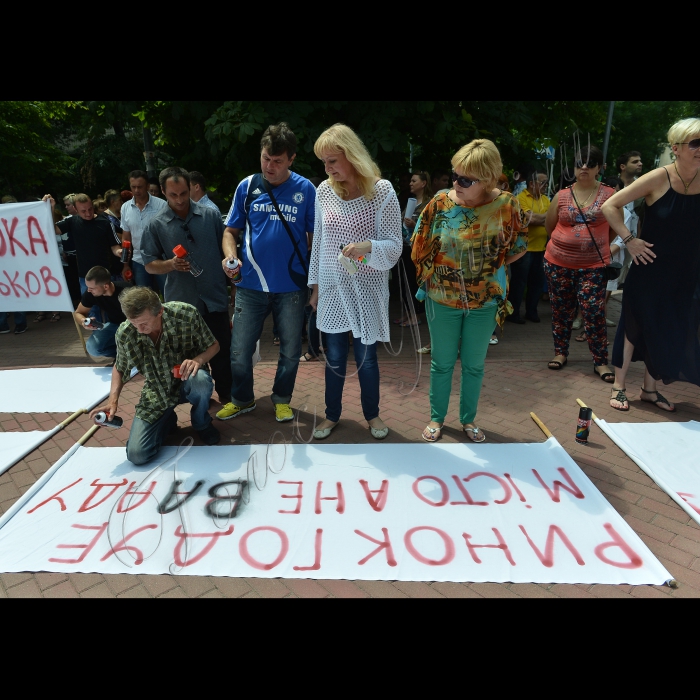 Працівники Володимирського ринку та підприємці взяли у 