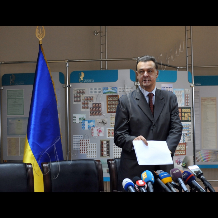 На ДП «Поліграфічний комбінат «Україна» по виготовленню цінних паперів» відбулася презентація бюлетенів для проведення голосування на чергових виборах депутатів Красноармійської та Маріупольської міських рад Донецької області, Красноармійського і Маріупольского міських голів 25 жовтня 2015 року в день голосування 29 листопада 2015 року. Прес-секретар ЦВК Костянтин Хівренко