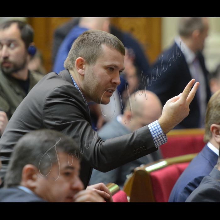 Пленарне засідання Верховної Ради України.
Іван Крулько Б