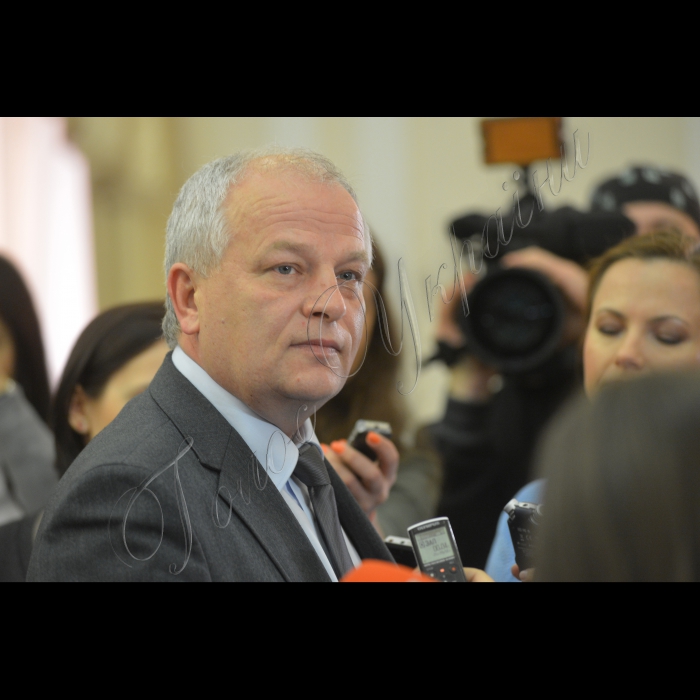 Київ.Під головуванням прем’єр-міністра України Арсенія Яценюка відбулось засідання Уряду.
Голова НБ України Степан Кубів