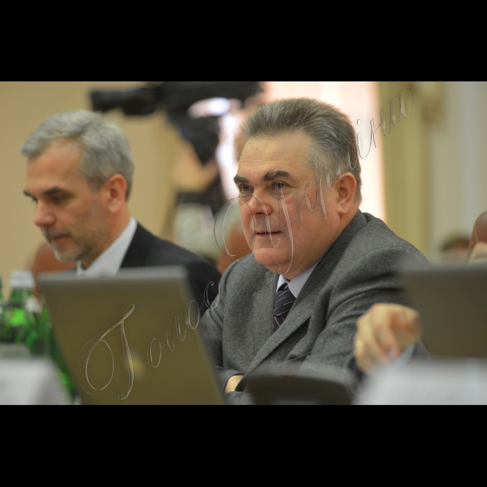 Київ.Під головуванням прем’єр-міністра України Арсенія Яценюка відбулось засідання Уряду.
Перший заступник Міністра оборони України Буца Богдан