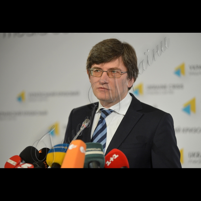Київ. В Українському антикризовому медіа-центрі відбувся брифінг з актуальних питань заступника Голови Центральної виборчої Комісії Андрія Магери.