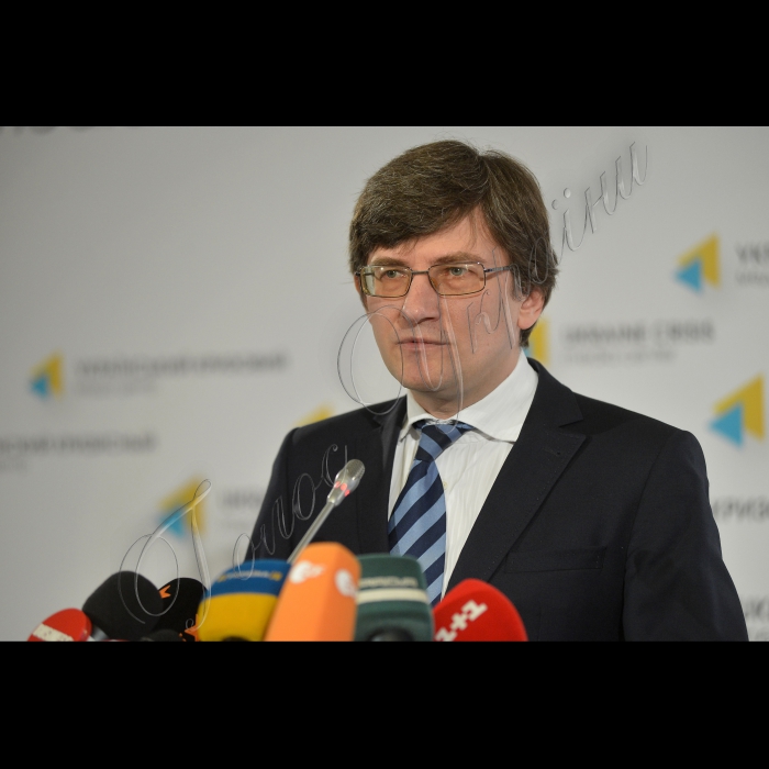 Київ. В  Українському антикризовому медіа-центрі відбувся брифінг з актуальних питань заступника Голови Центральної виборчої Комісії Андрія Магери.