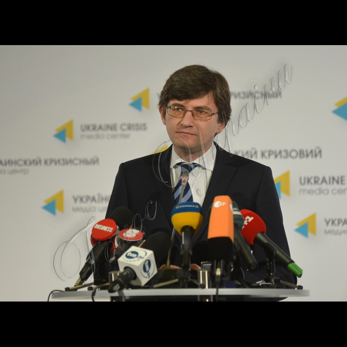 Київ. В  Українському антикризовому медіа-центрі відбувся брифінг з актуальних питань заступника Голови Центральної виборчої Комісії Андрія Магери.