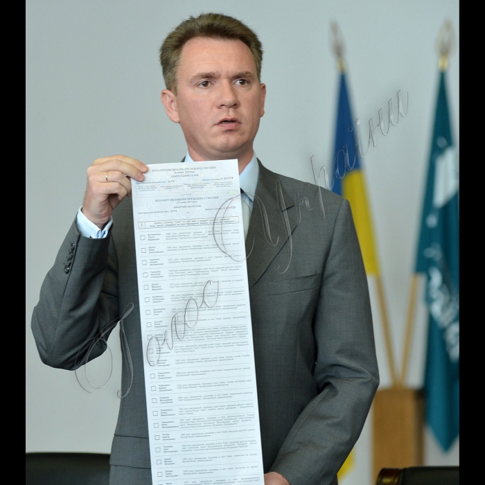 Брифінг голови Центральної виборчої комісії Михайла Охендовського та директора Державного підприємства