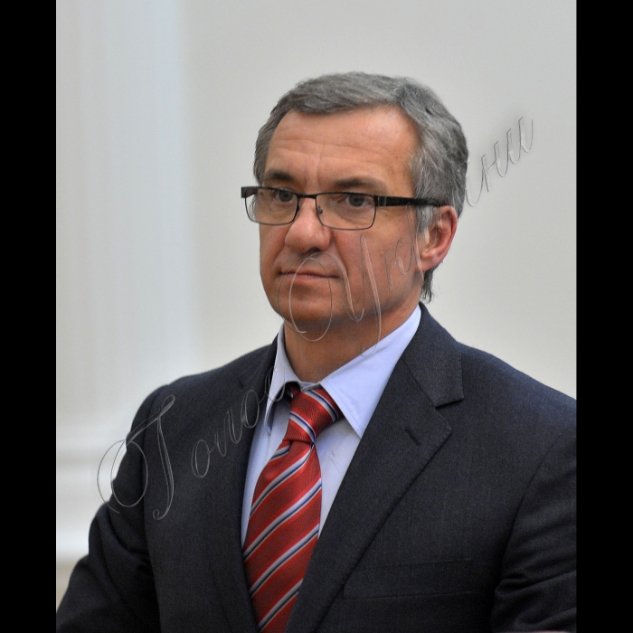 Київ. Відбулося перше засідання нового складу Кабінету Міністрів України під головуванням Прем'єр-міністра Арсенія Яценюка.
Міністр фінансів України Олександр Шлапак.