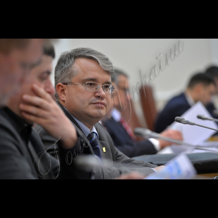 Київ. Відбулося перше засідання нового складу Кабінету Міністрів України під головуванням Прем'єр-міністра Арсенія Яценюка.
Міністр екології та природних ресурсів Андрій Мохник.