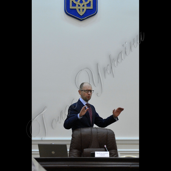 Київ. Відбулося перше засідання нового складу Кабінету Міністрів України під головуванням Прем'єр-міністра Арсенія Яценюка.
Прем'єр-міністр Арсеній Яценюк.