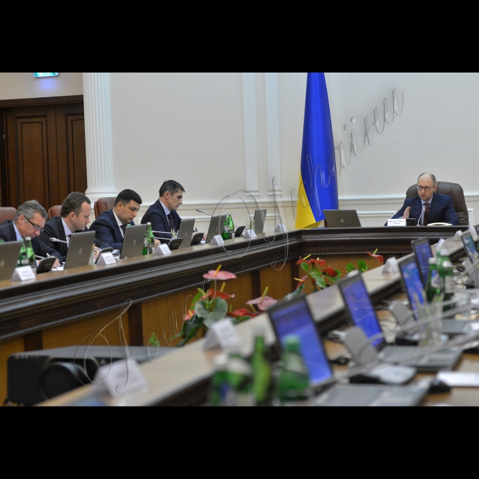 Київ. Відбулося перше засідання нового складу Кабінету Міністрів України під головуванням Прем'єр-міністра Арсенія Яценюка.