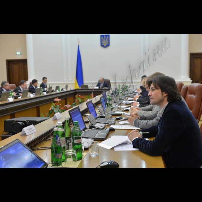 Київ. Відбулося перше засідання нового складу Кабінету Міністрів України під головуванням Прем'єр-міністра Арсенія Яценюка.