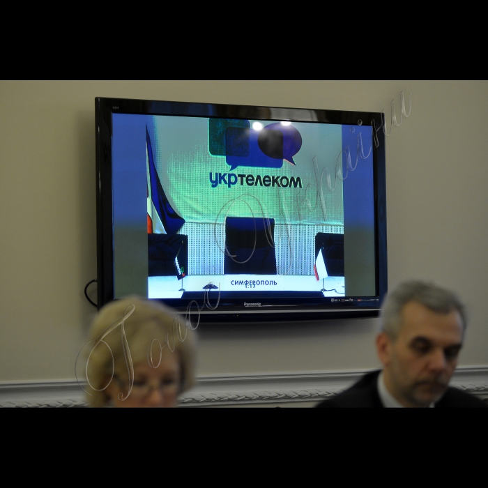 Київ. Під головуванням Прем’єр-міністра України Арсенія Яценюка та членів уряду України  відбулась селекторна нарада з регіонами України. 