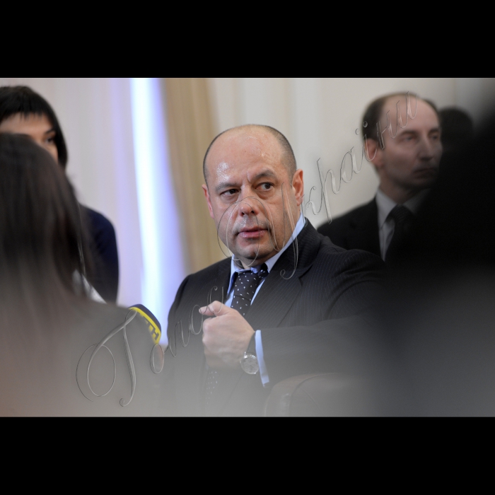 Київ. Під головуванням Першого віце-прем'єра Віталія Яреми відбулося засідання Кабінету Міністрів України.
Міністр палива та енергетики Юрій Продан.