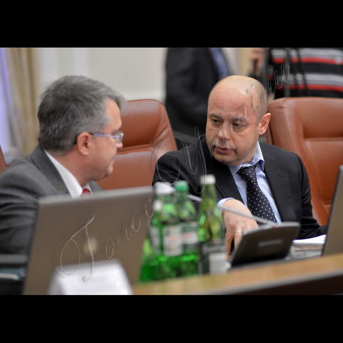 Київ. Під головуванням Першого віце-прем'єра Віталія Яреми відбулося засідання Кабінету Міністрів України.
Міністр екології та природних ресурсів України Андрій Мохник, міністр освіти і науки України Сергій Квіт