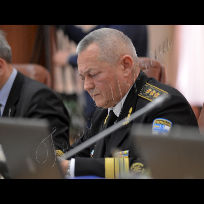 Київ. Під головуванням Першого віце-прем'єра Віталія Яреми відбулося засідання Кабінету Міністрів України.
В. о. міністра оборони України Ігор Тенюх.