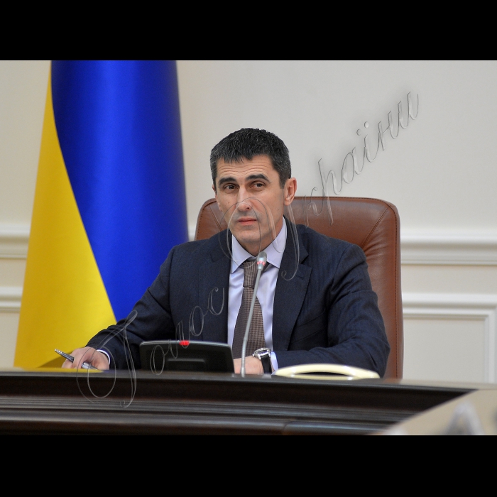 Київ. Під головуванням Першого віце-прем'єра Віталія Яреми відбулося засідання Кабінету Міністрів України.
Перший віце-прем'єр-міністр Віталій Ярема.