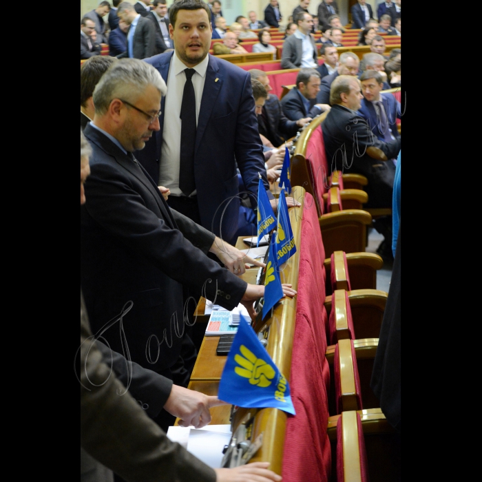 Пленарне засідання Верховної Ради України.
Андрій Іллєнко Юрій Бублик позафр.