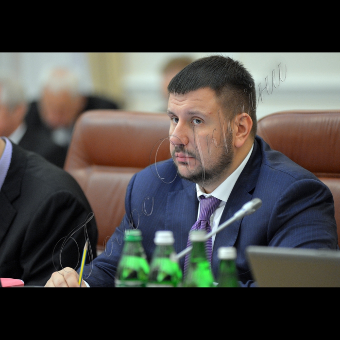 Київ. Під головуванням Прем’єр-міністра України Миколи Азарова відбулось засідання Кабінету Міністрів України.
Міністр доходів і зборів України Олександр КЛИМЕНКО