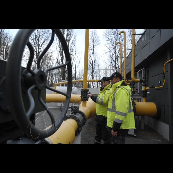 Відбувся прес-тур до газорегуляторних об’єктів ПАТ «Київгаз», під час якого провідні спеціалісти компанії ознайомлять представників ЗМІ з оновленими та модернізованими об’єктами газотранспортної мережі міста і продемонструють принципи роботи і переваги сучасного обладнання, що підвищують продуктивність роботи газорегуляторних об’єктів. Збір на виїзд до об’єктів о 9:30 від ст.м. Дружби народів (біля Будинку меблів) до головного газорегуляторного пункту на вул. Героїв Космосу, 3