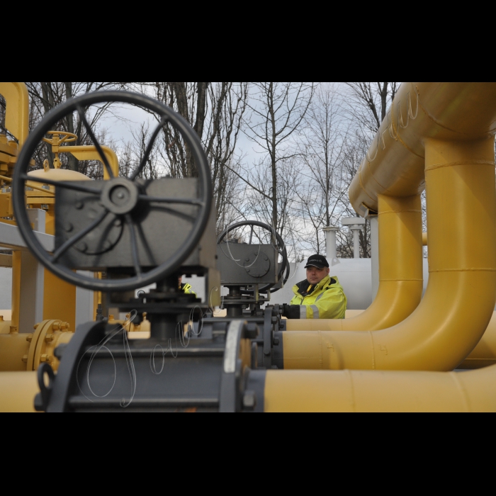 Відбувся прес-тур до газорегуляторних об’єктів ПАТ «Київгаз», під час якого провідні спеціалісти компанії ознайомлять представників ЗМІ з оновленими та модернізованими об’єктами газотранспортної мережі міста і продемонструють принципи роботи і переваги сучасного обладнання, що підвищують продуктивність роботи газорегуляторних об’єктів. Збір на виїзд до об’єктів о 9:30 від ст.м. Дружби народів (біля Будинку меблів) до головного газорегуляторного пункту на вул. Героїв Космосу, 3