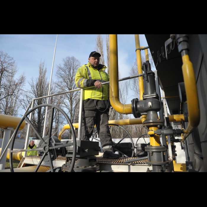 Відбувся прес-тур до газорегуляторних об’єктів ПАТ «Київгаз», під час якого провідні спеціалісти компанії ознайомлять представників ЗМІ з оновленими та модернізованими об’єктами газотранспортної мережі міста і продемонструють принципи роботи і переваги сучасного обладнання, що підвищують продуктивність роботи газорегуляторних об’єктів. Збір на виїзд до об’єктів о 9:30 від ст.м. Дружби народів (біля Будинку меблів) до головного газорегуляторного пункту на вул. Героїв Космосу, 3