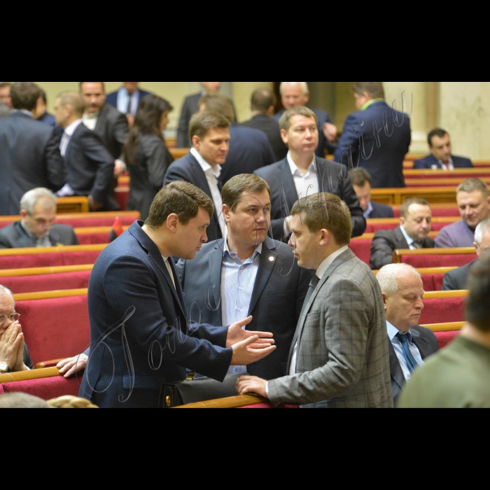 Пленарне засідання ВР України.
Вадим Івченко-Батьківщина, Сергій Євтушок-Батьківщина, Іван Крулько-Батьківщина