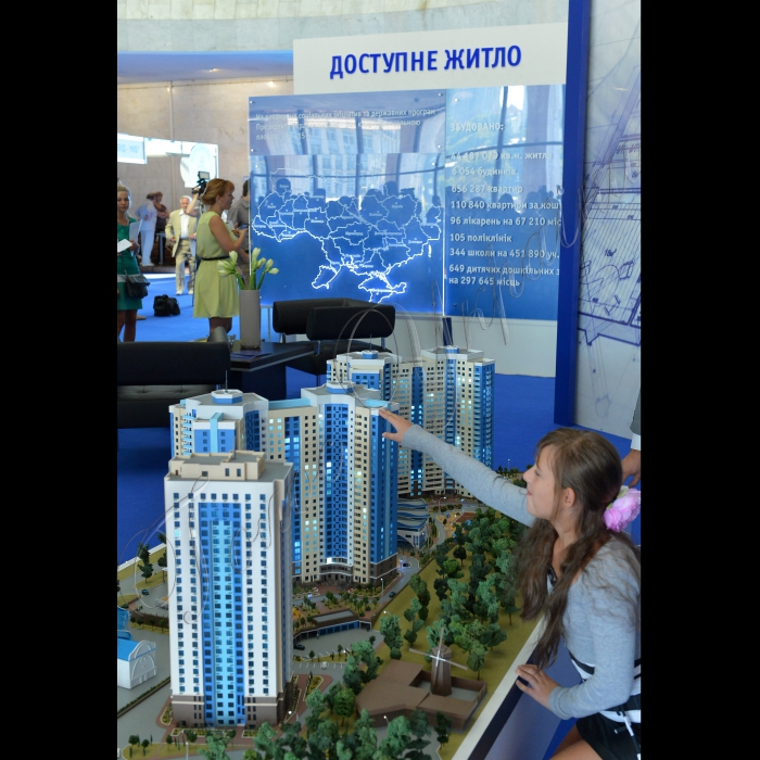 У Національному центрі ділового та культурного співробітництва Український дім
відкрито Другий виставковий форум «Доступне житло», присвячений 22-й річниці незалежності України. Захід відбувся за підтримки Міністерства регіонального розвитку, будівництва та ЖКГ України, Комітету ВРУ з питань будівництва, містобудування і ЖКГ та регіональної політики.  