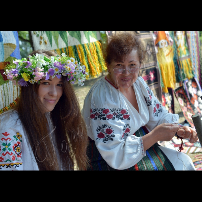 До Дня незалежності України у Національному музеї народної архітектури та побуту України (с. Пирогів) відбулася презентація Всеукраїнського проекту підтримки сільських музеїв «Скарби родоводу України». Захарівський краєзнавчий сільський музей (Світловодський район Кіровоградської обл.) представив на виставці унікальні предмети домашнього вжитку та вироби традиційних народних ремесел, які були збережені жителями двадцяти населених пунктів, затоплених у 1960-х роках під час будівництва водосховища Кременчуцької ГЕС. 