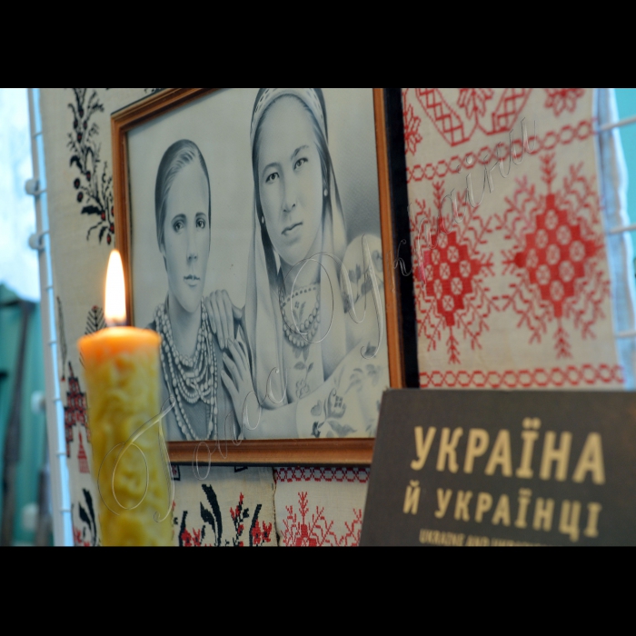 До Дня незалежності України у Національному музеї народної архітектури та побуту України (с. Пирогів) відбулася презентація Всеукраїнського проекту підтримки сільських музеїв «Скарби родоводу України». Захарівський краєзнавчий сільський музей (Світловодський район Кіровоградської обл.) представив на виставці унікальні предмети домашнього вжитку та вироби традиційних народних ремесел, які були збережені жителями двадцяти населених пунктів, затоплених у 1960-х роках під час будівництва водосховища Кременчуцької ГЕС. 
