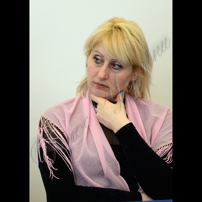 Тернопіль. Круглий стіл «Заробітчанство: дві сторони однієї медалі».