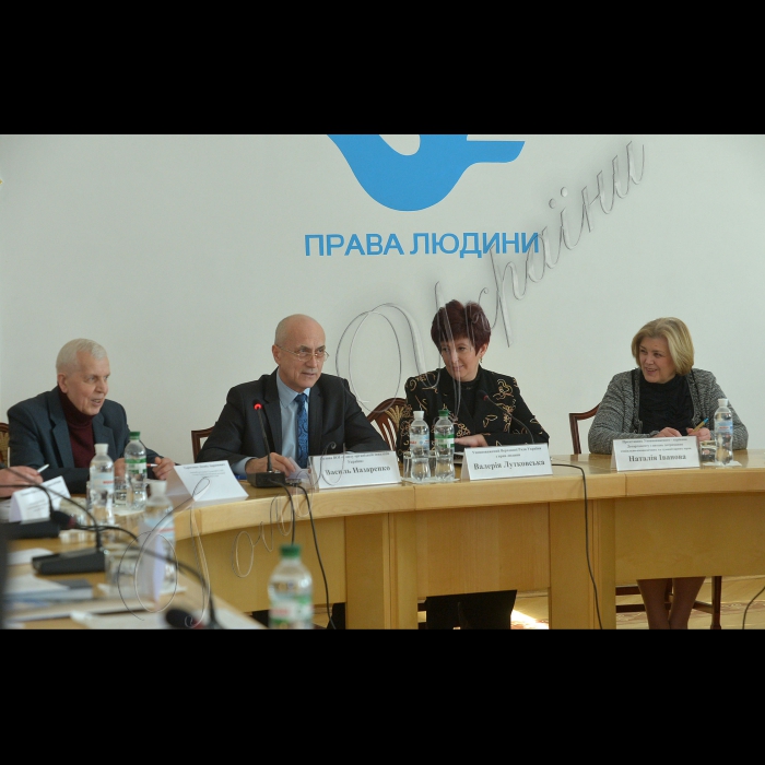 Конференція  «Основні проблеми повноцінної реалізації прав людей з інвалідністю на належне транспортне обслуговування».  Конференція проводиться Всеукраїнською організацією інвалідів «Союз організацій інвалідів» за підтримки секретаріату Уповноваженого Верховної Ради України з прав людини. Перший заступник голови ВОІ СОІУ Леонід Тарасенко, голова ВОІ СОІУ Василь Назаренко,  Уповноважений Верховної Ради України з прав людини Валерія Лутковська, представник Уповноваженого Верховної Ради України з прав людини Наталія Іванова. 