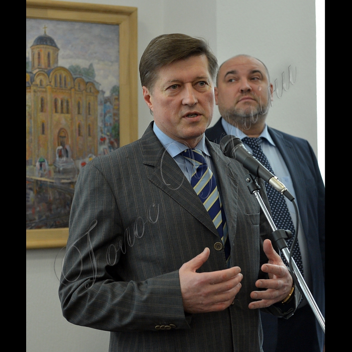 Урочисте відкриття виставки проекту розвитку муніципальної колекції творів про столицю «Київ назавжди. Kyiv forever» (Музеї історії міста Києва).
Віктор Корж -- заступник голови Київської міської державної адміністрації.