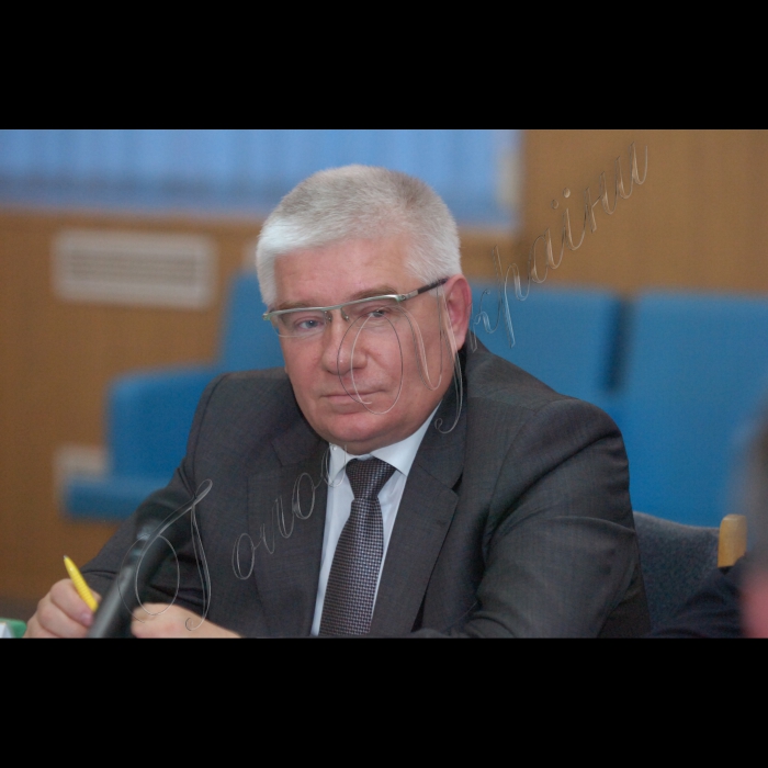 Круглий стіл у «Голосі України».
Першочергові завдання нової Верховної Ради, формування більшості та співпраця її з опозицією, яким має бути державний бюджет на наступний рік з урахуванням інфляційних процесів і чи вірять народні обранці у 